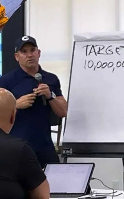 Sesión de metas con la pizarra de 10 millones